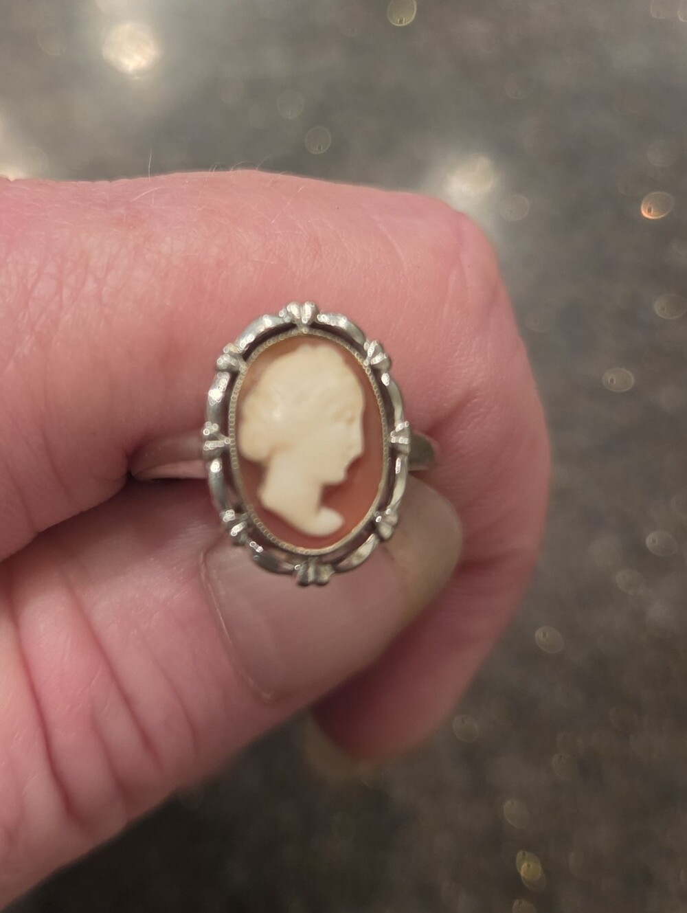 Vintage Classic Cameo 10kt. White Gold Ring